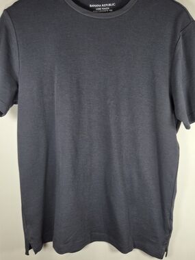 🆕️ Banana Republic Men's Dark Grey Luxe Touch Performance T-Shirt